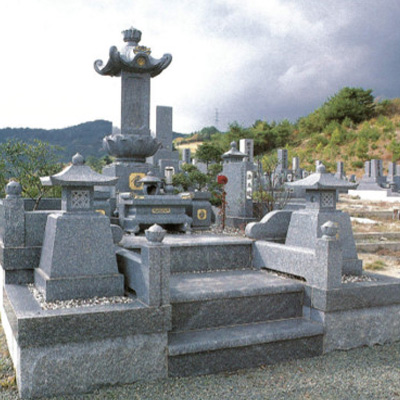 大名型の墓碑　須賀石材工業